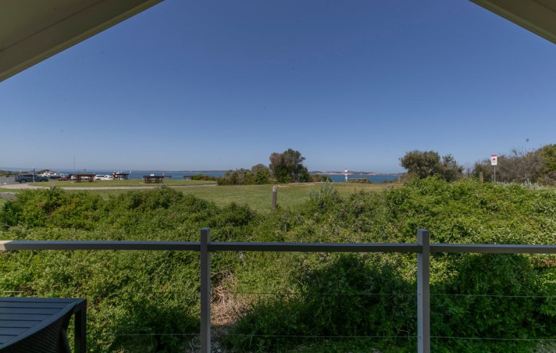 QRR 1 Water View Accessible Cabin 1200px 05