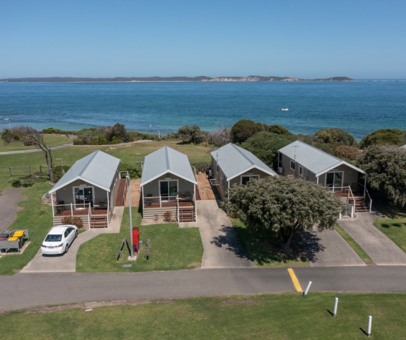 QRR 1 Water View Accessible Cabin 1200px 06