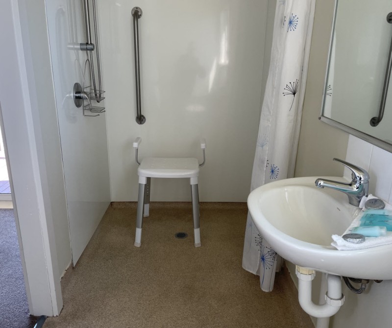 QRR 1 Water View Accessible Cabin 1200px 09