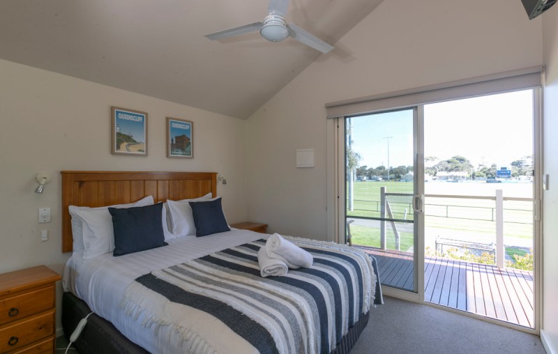 QRR 4 5 Park View Cabin 1200px 02