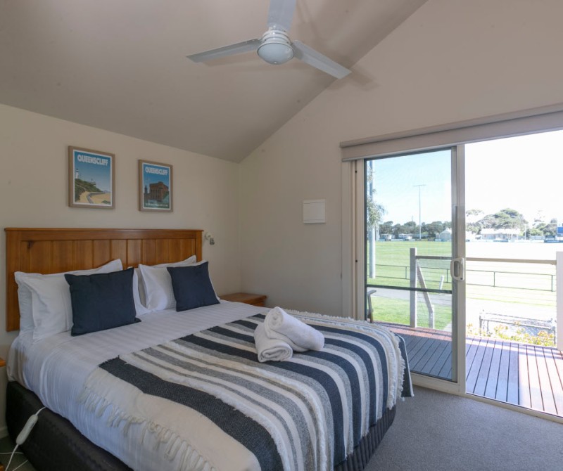 QRR 4 5 Park View Cabin 1200px 02