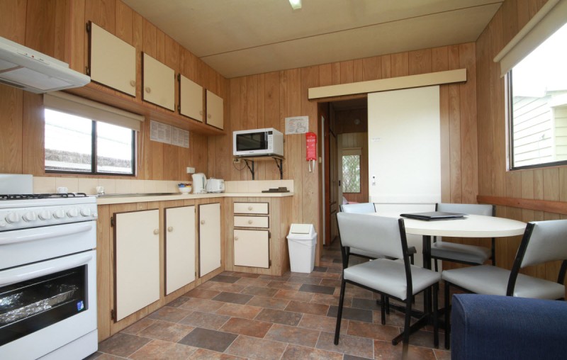 QRR 6 Budget Cabin 1200px 01