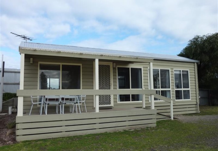 QRR 7 Budget Cabin 1200px 00