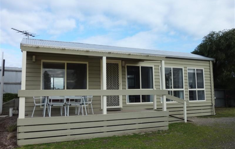 QRR 7 Budget Cabin 1200px 00