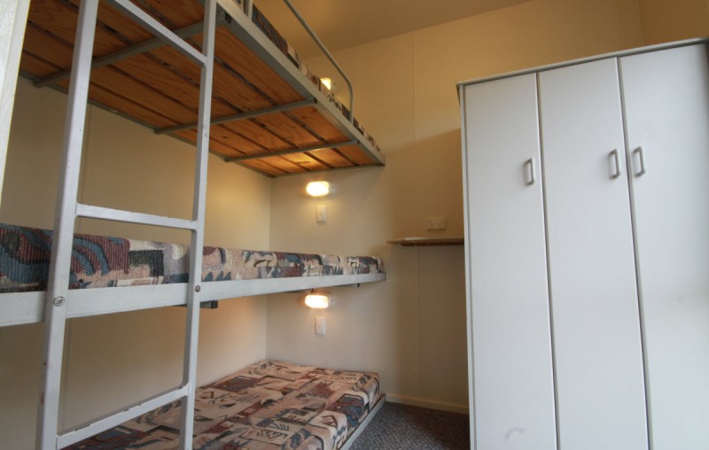 QRR 7 Budget Cabin 1200px 01