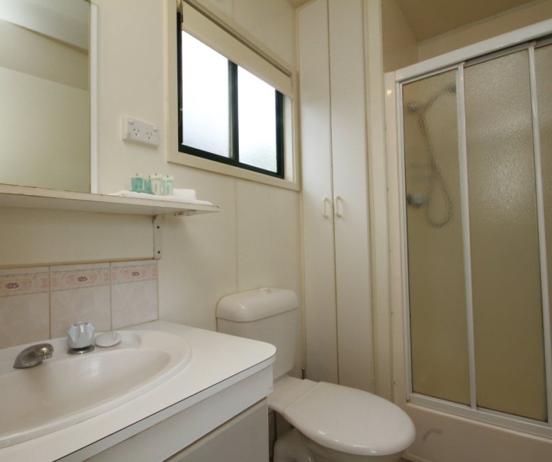 QRR 7 Budget Cabin 1200px 02